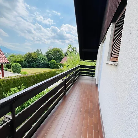 Apartma Dudi ホームステイ